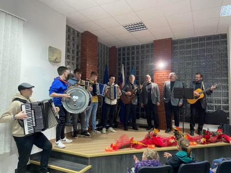 Zabavni program je pritegnil vaščane